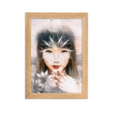 gerahmtes poster auf mattem papier "wintermädchen" oak / 21×30 cm