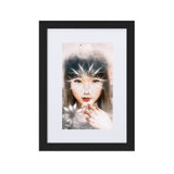 gerahmtes poster auf mattem papier mit passepartout  "wintermädchen" schwarz / 21×30 cm