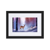 "freunde im schnee" gerahmtes poster auf mattem papier mit passepartout schwarz / 21×30 cm