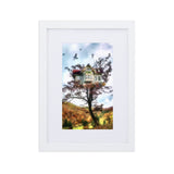 gerahmtes poster auf mattem papier mit passepartout  "tree house" weiß / 21×30 cm